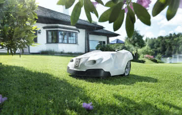 Zadaszenie dla robota koszącego